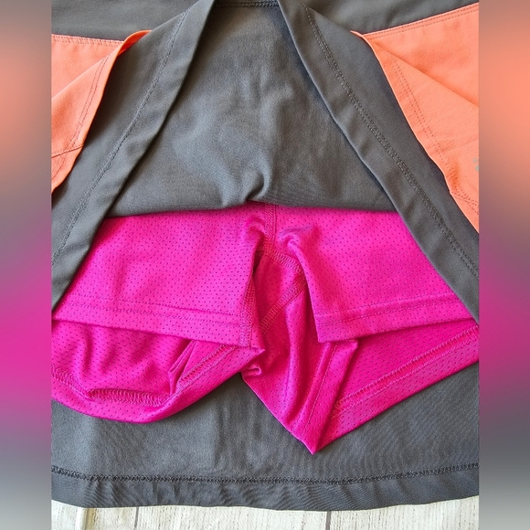 Title Nine Size Small Coral Gray Skort Lasercut Detail Back Zip Pocket - Picture 3 of 10